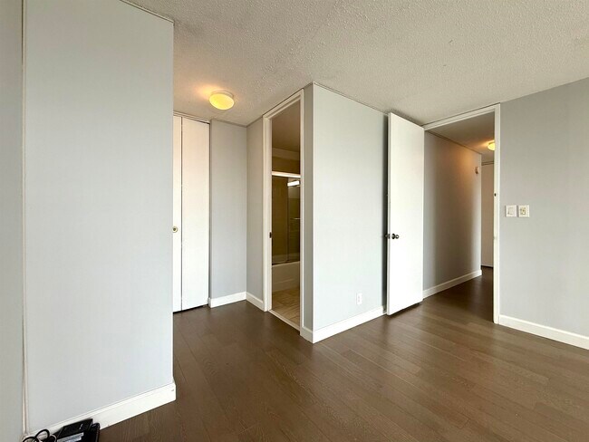 Building Photo - 7004 BLVD E