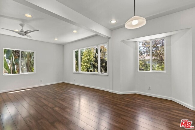 Building Photo - 2320 Belleglade Ave