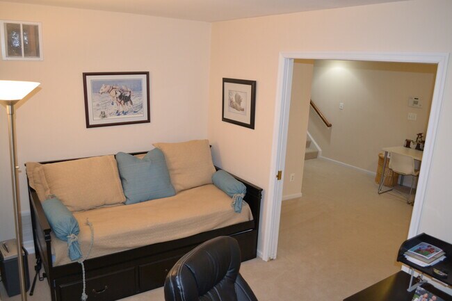 Bedroom/office in Basement - 3163 Grovehurst Pl