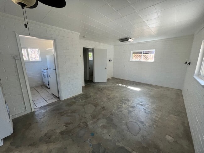 Building Photo - Studio Stand Alone Casita - Water and Trash Paid!