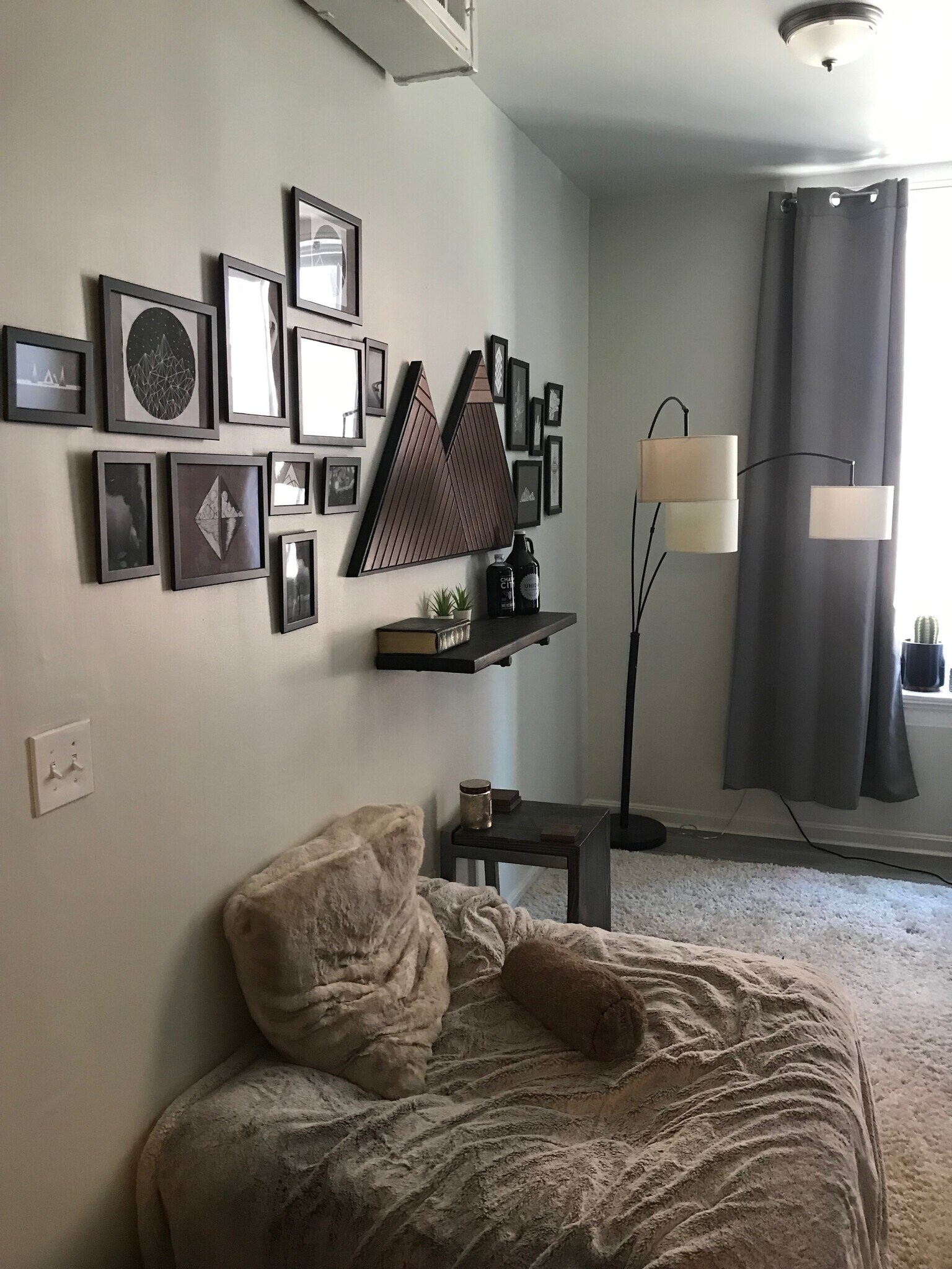 Building Photo - 1013 St Paul St