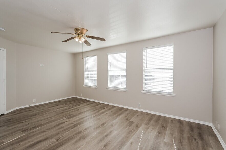 Building Photo - 231 Tulane Dr