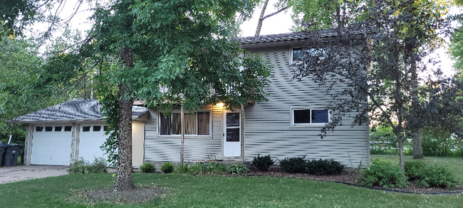 Building Photo - 310 Poplar St