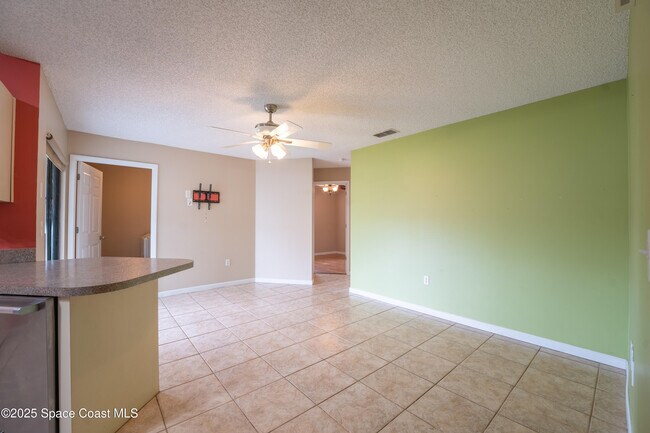 Building Photo - 2390 Queens St SE