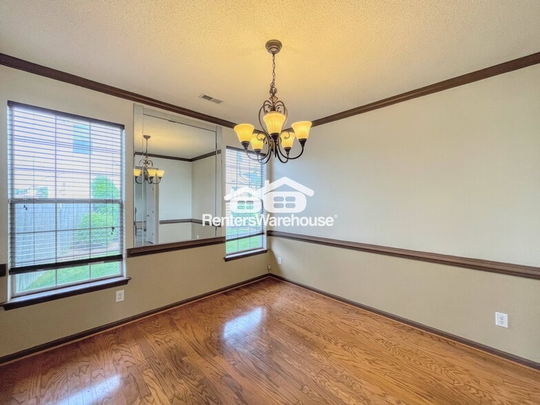 Building Photo - 601 Whisper Walk