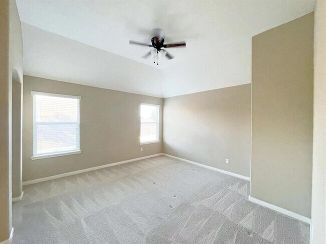 Building Photo - 10815 Lake Raven Ct