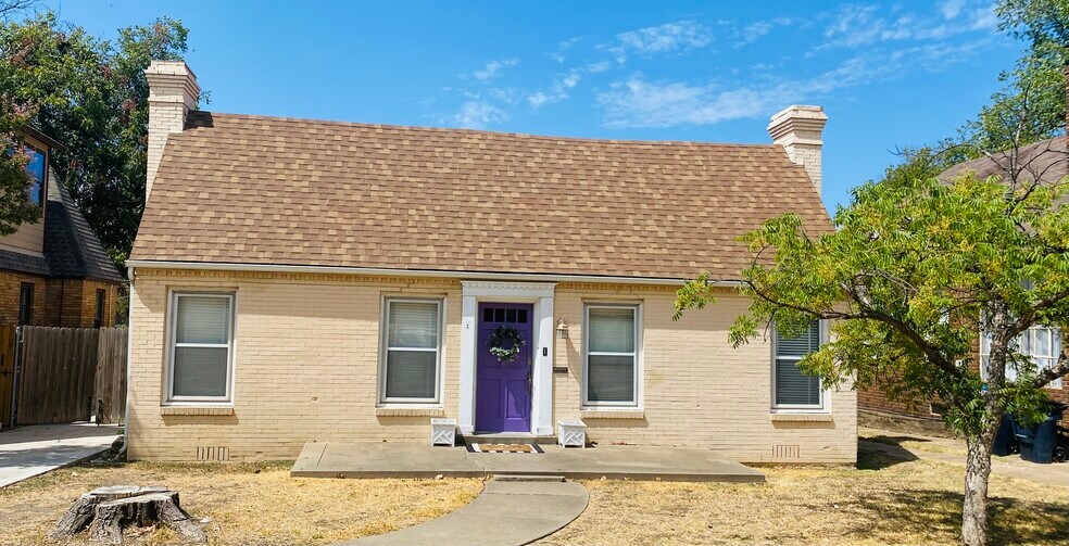 Primary Photo - 3424 Rogers Ave