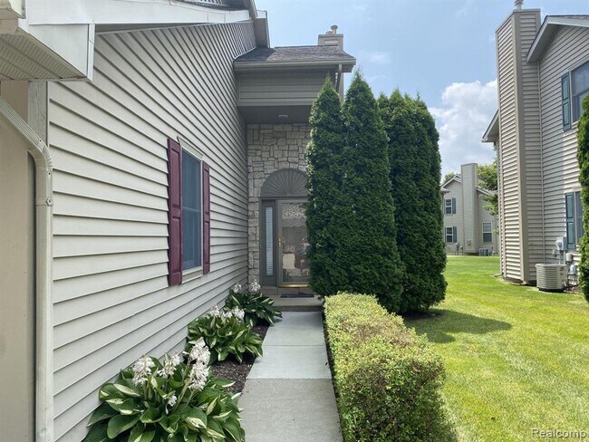 Building Photo - 131 Stratford Ln