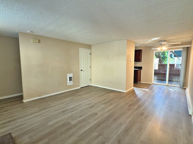 Building Photo - 3610 S Kelly Ave