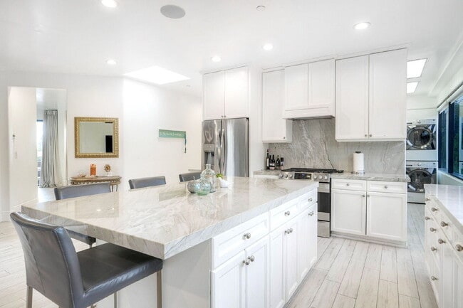 Building Photo - Live in the heart of Del Mar- where every ...