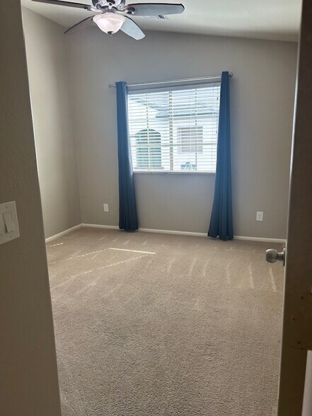 Building Photo - 2725 E Mine Creek Rd