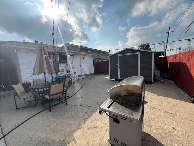 Building Photo - 6613 Carmen St