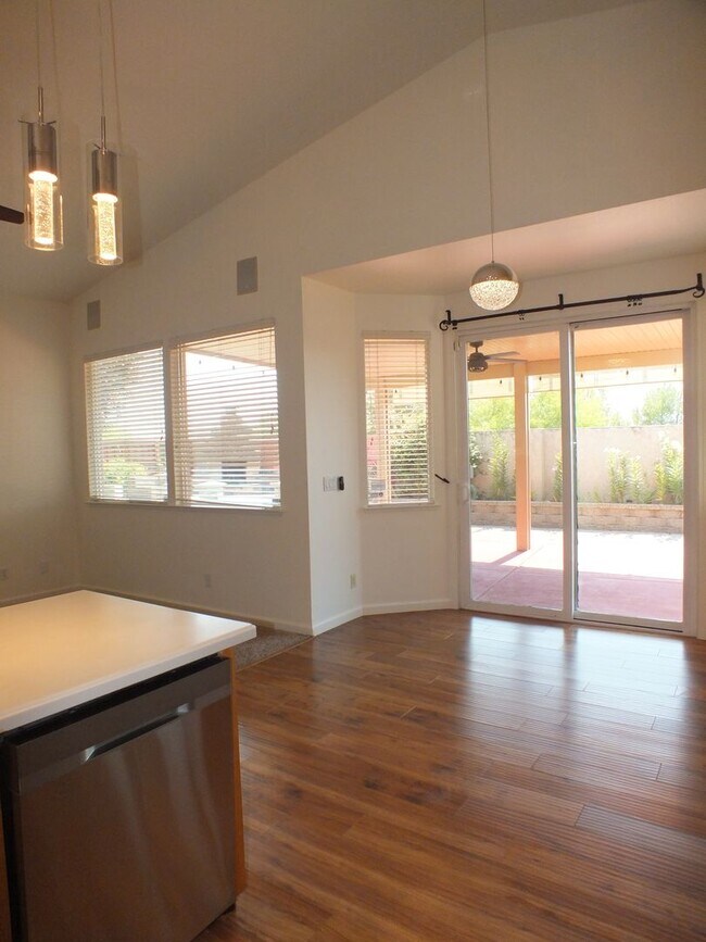 Building Photo - 559 Heiler Way