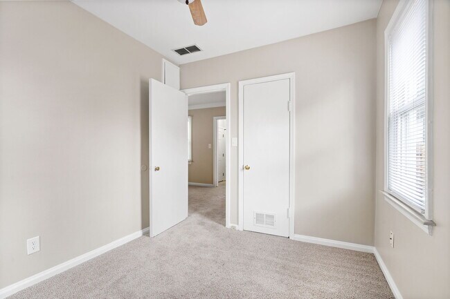 Building Photo - 23230 Columbus Ave