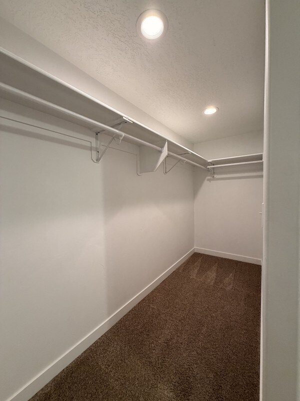 Building Photo - 655 S Sunset Dr
