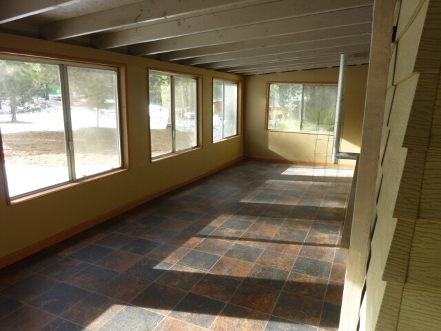 Building Photo - Deschutes River Woods