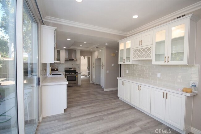 Building Photo - 2071 Seminole