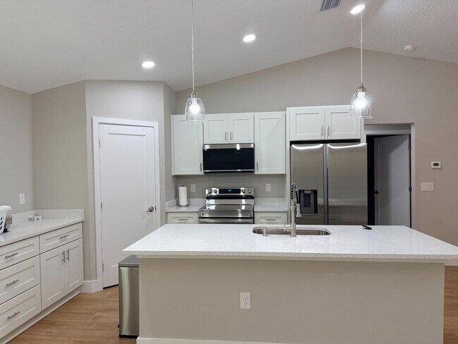 Building Photo - 2186 W G Martinelli Blvd