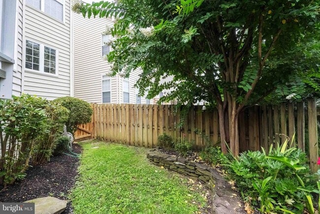Building Photo - 7517 Lindberg Dr
