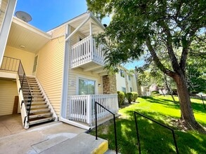 Building Photo - 2-Bedroom in Woodside Condos