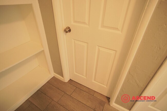 Building Photo - 3-Bedroom Home In East Bakersfield!