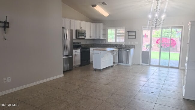 Building Photo - 16624 W Saguaro Ln