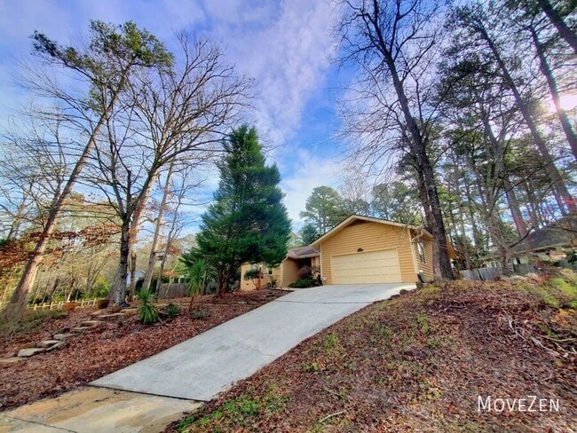 Building Photo - 2323 Ridgefield Dr