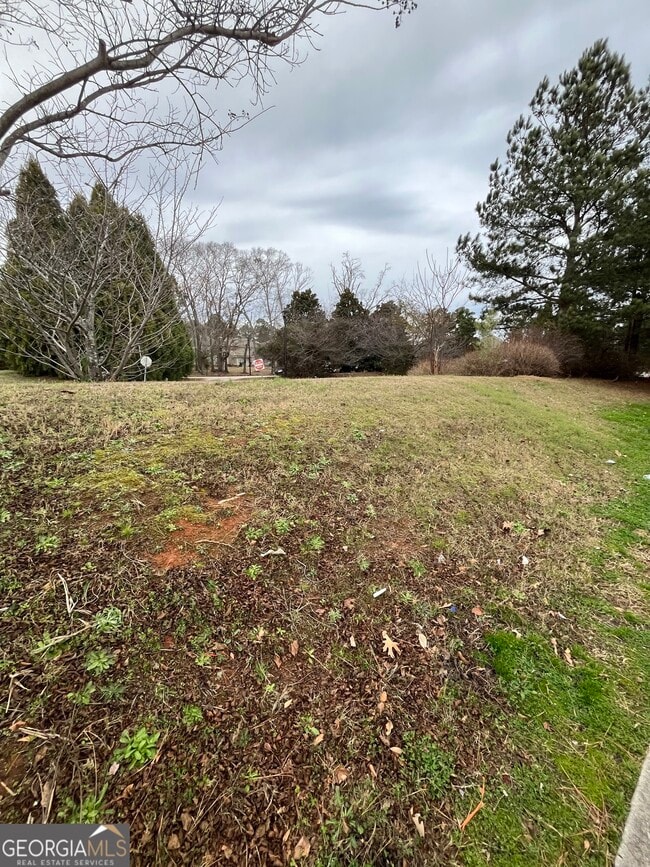 Building Photo - 500 Tulip Ln