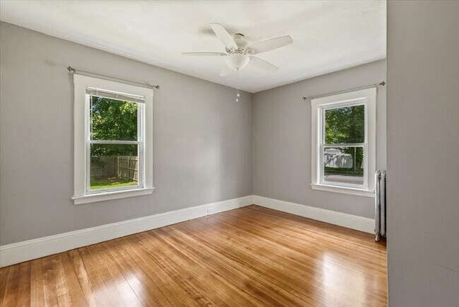 Building Photo - 254 N Elm St