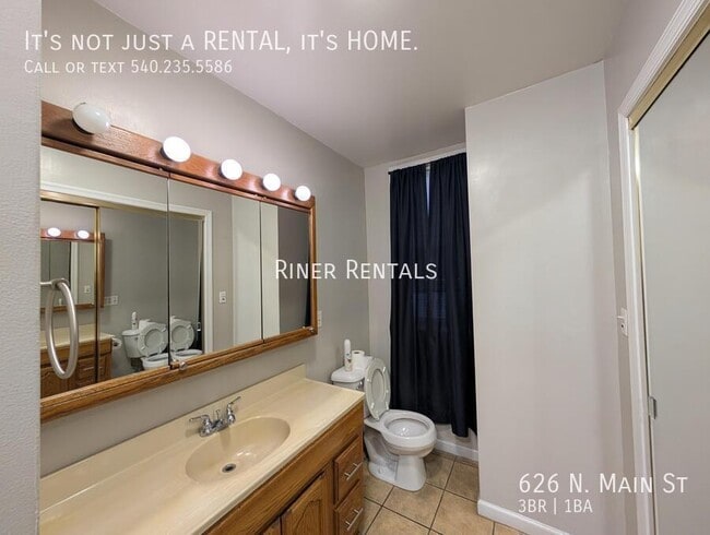 Building Photo - 626 N Main St