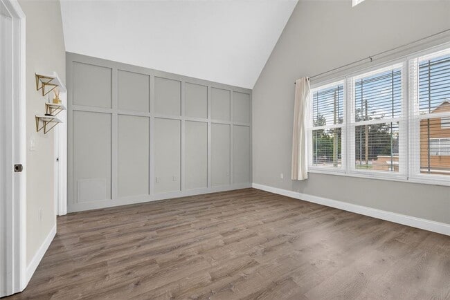 Building Photo - 4362 Tyler Cir N