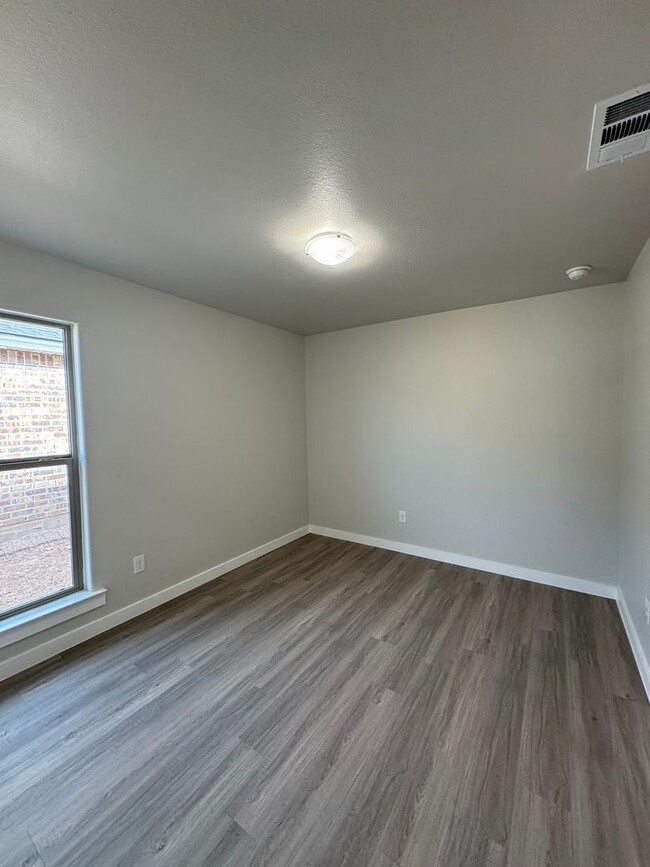 Building Photo - New Built 2024 1/2 off 1st month's rent *s...