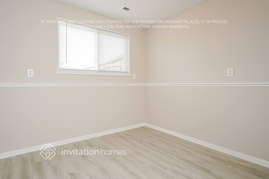 Building Photo - 647 S 6th Ave