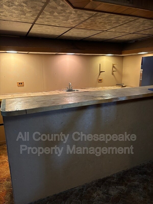 Building Photo - 6206 Scranton Rd