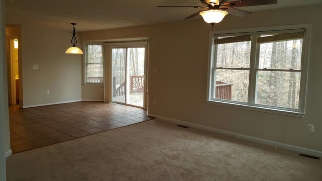 Building Photo - 10122 Chesney Dr