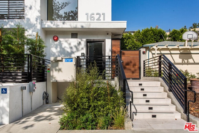 Building Photo - 1621 Malcolm Ave