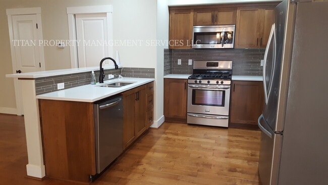 Building Photo - Charming 3-Bed Oasis with 2.5 Baths in Wilsonville - Perfectly Spacious at 1,530 Sq Ft!