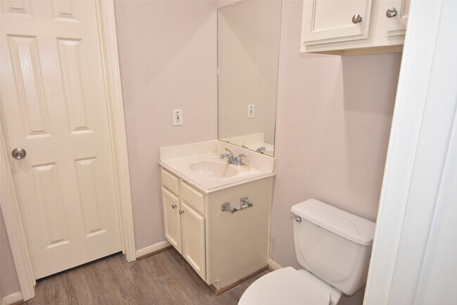 Building Photo - 12565 Melville Dr