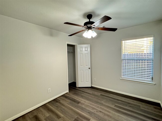 Building Photo - 21543 Falvel Misty Dr