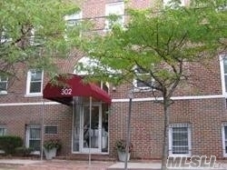 Primary Photo - 302 Longacre Ave
