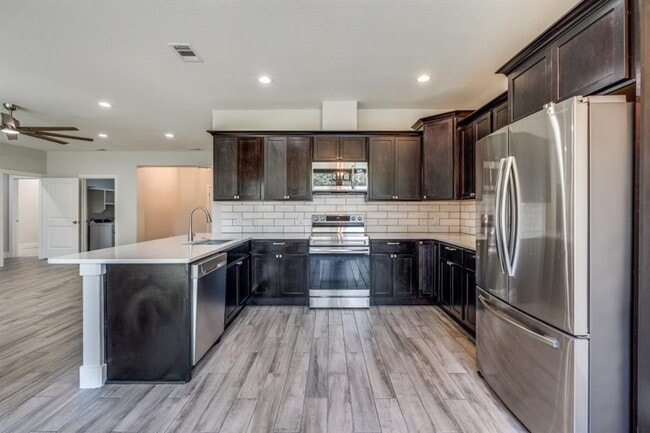 Building Photo - 1848 Tanglewood Trail