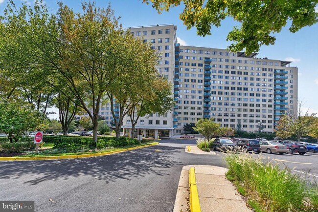 Building Photo - 10500 ROCKVILLE PIK