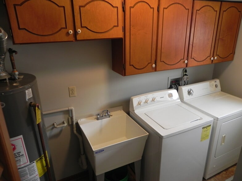 New W&D since pic - 1353 Lakeview Ave