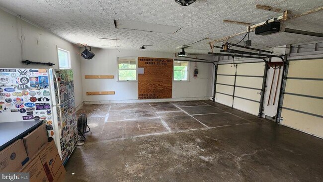 Building Photo - 3702 Blueberry Dr