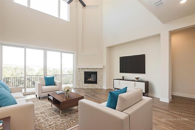 Building Photo - 607 Gunison Dr