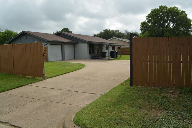 Building Photo - 3100 Valley Forge Trail