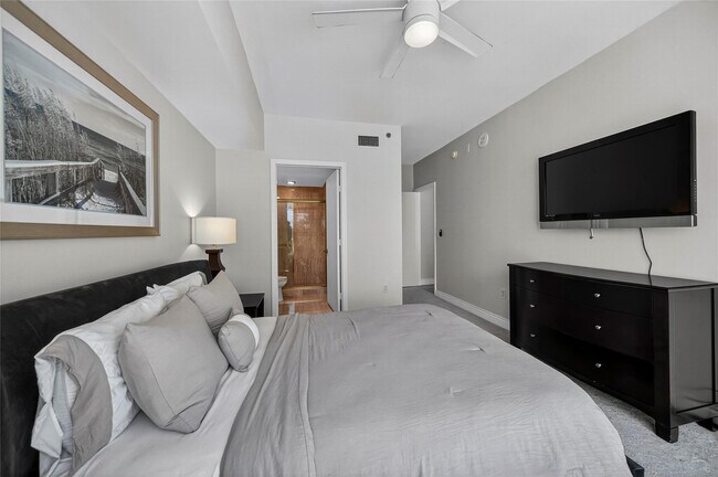 Building Photo - 3700 S Ocean Blvd