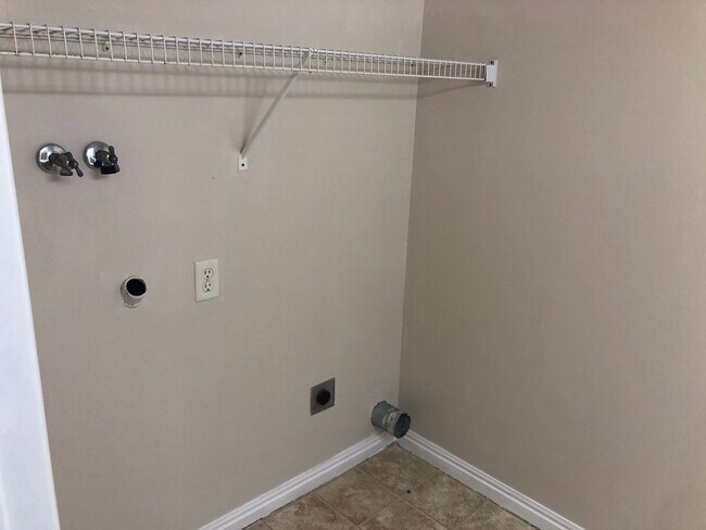Building Photo - West Jordan Townhouse