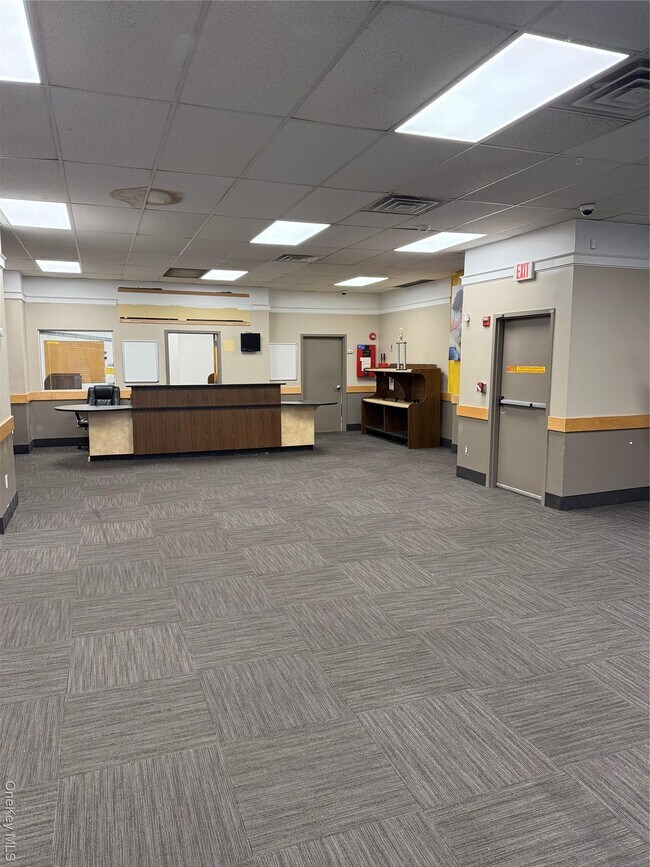 Building Photo - 490 S Broadway