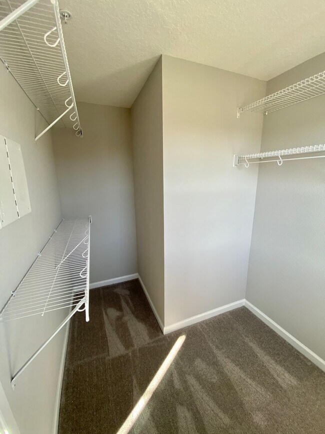 Building Photo - Brand New Townhome for Rent in Gated Commu...